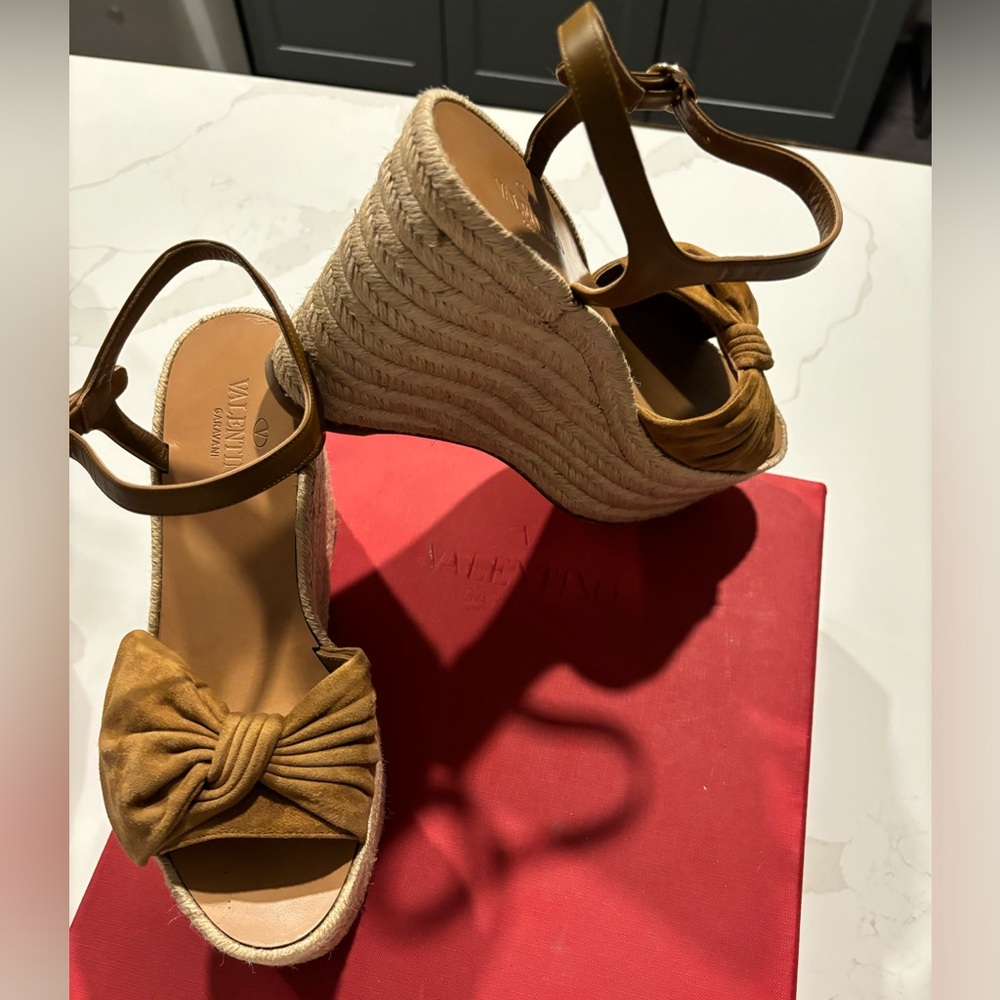 SOLD! Valentino Garavani Tropical Bow espadrille sandal
